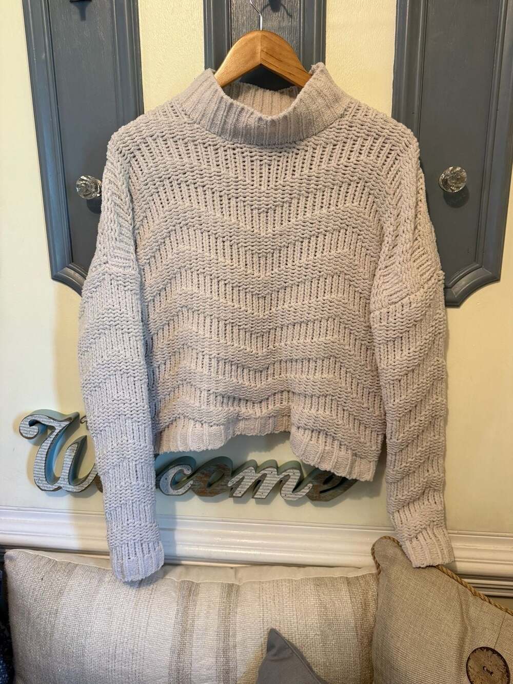 Moon & Madison Women's Size L Cream Chenille Mock Neck Oversized Sweater